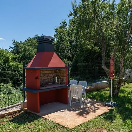 Petricija With Garden Apartment