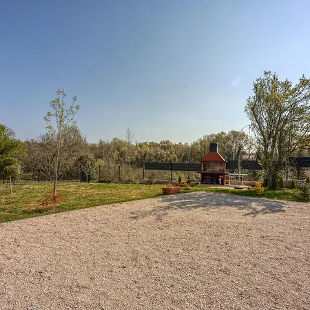 Petricija With Garden Apartment *