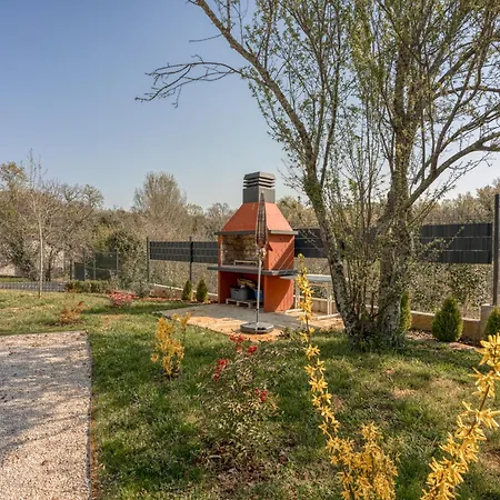 Apartment Petricija With Garden Poreč
