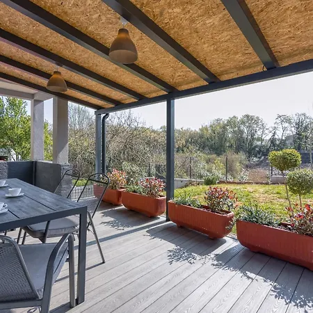 Petricija With Garden Appartamento