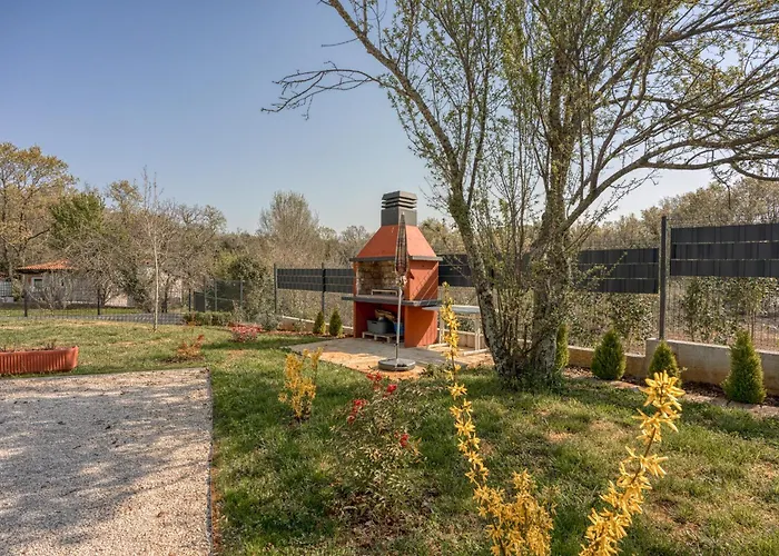 Διαμέρισμα Petricija With Garden Πόρετς